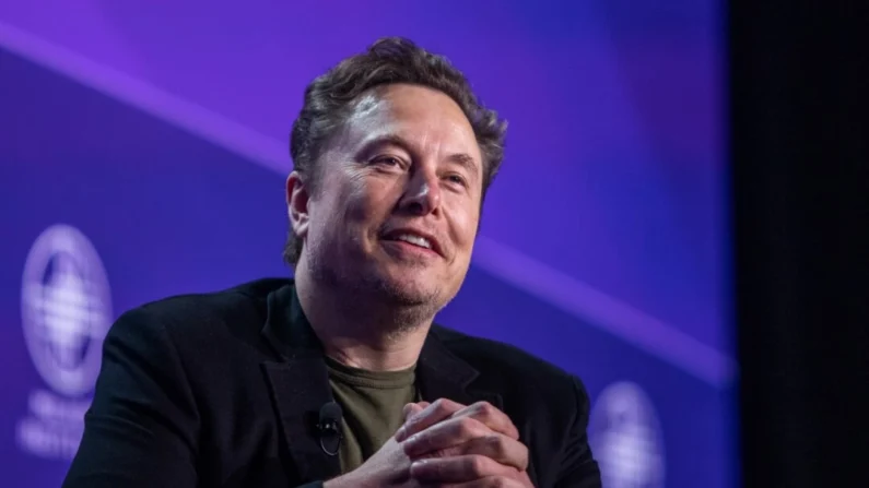 Elon Musk, cofundador da Tesla e da SpaceX e proprietário da X Holdings Corp., fala na Conferência Global do Milken Institute no Beverly Hilton Hotel, na Califórnia, em 6 de maio de 2024. (Apu Gomes/Getty Images)
