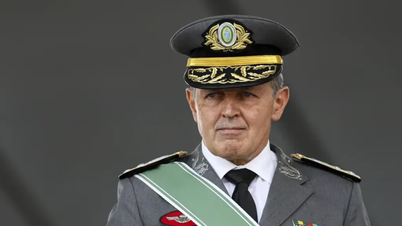 O comandante do Exército, general Tomás Ribeiro Paiva, durante celebração do Dia do Exército, em solenidade no Quartel-general do Exército, em Brasília. (Foto: Marcelo Camargo/Agência Brasil)