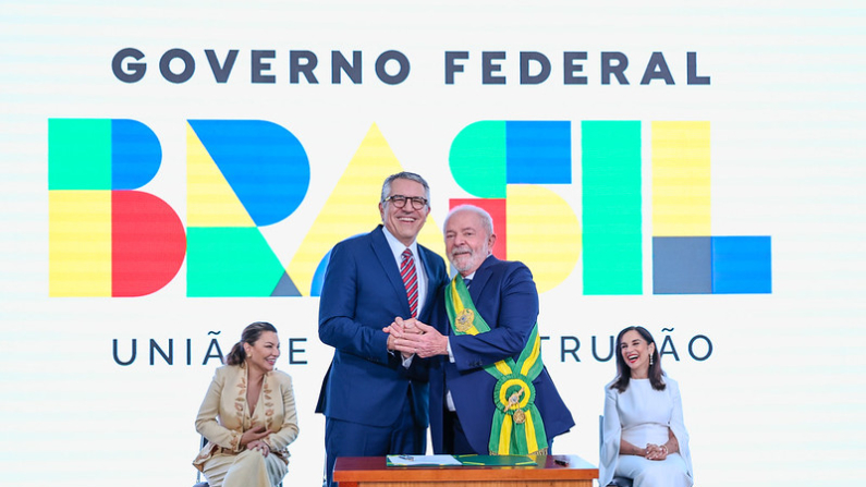 Presidente da República, Luiz Inácio Lula da Silva, durante posse de Alexandre Padilha como Ministro de Estado da Secretaria de Relações Institucionais da Presidência da República. Palácio do Planalto, Brasília - DF (Foto: Ricardo Stuckert/PR)