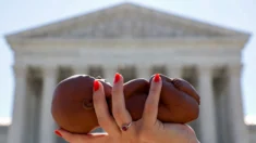 Juiz americano veta regra que exige empregadores colaborarem com abortos de funcionárias
