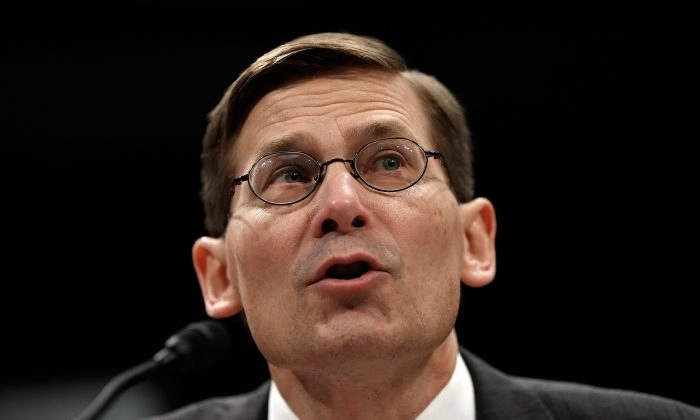 O ex-diretor interino da CIA, Michael Morell, depõe perante o Comitê de Inteligência da Câmara dos Deputados, em Washington, em 2 de abril de 2014. (Win McNamee/Getty Images)
