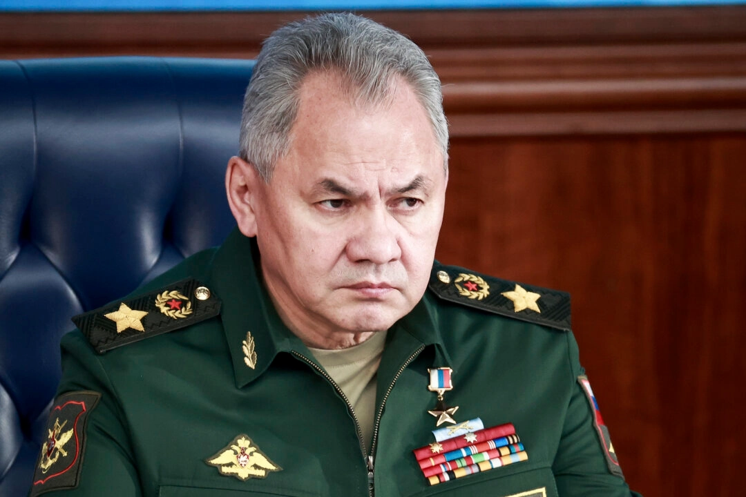 Tribunal Penal Internacional emite mandados de prisão por crimes de guerra para general e ex-ministro da Defesa russo
