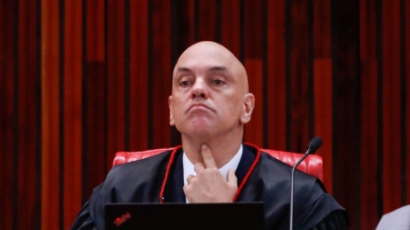 Deputados dos EUA oficializam pedido para cancelar visto de Moraes e outros ministros do STF