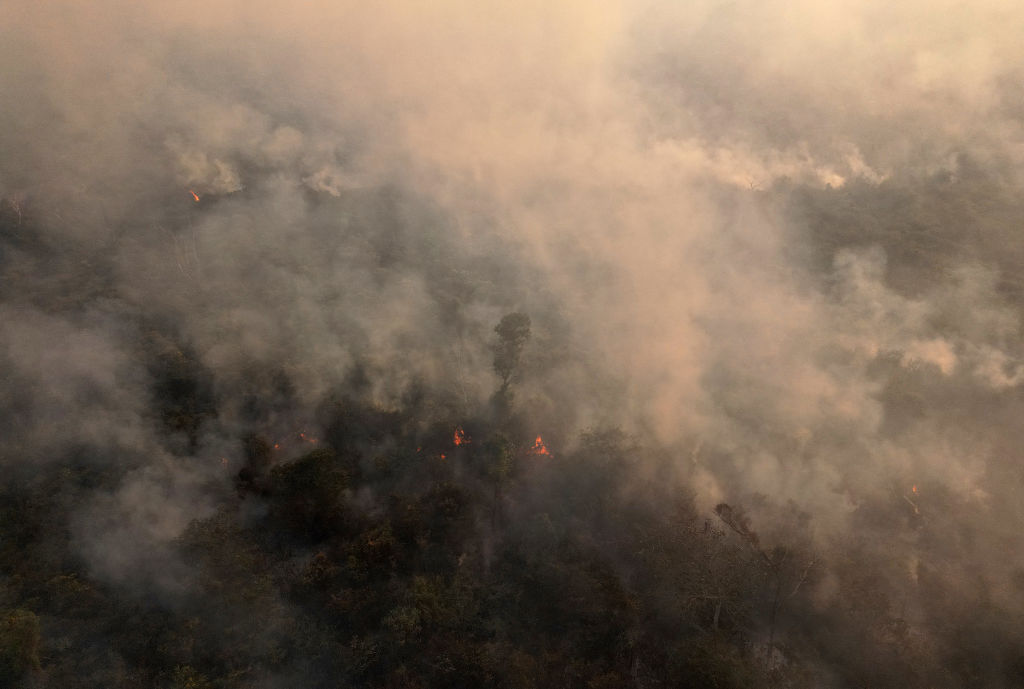 Fumaça do Pantanal atinge ao menos 19 cidades no Litoral Norte paulista e Vale do Paraíba
