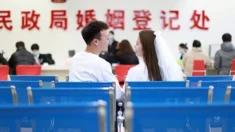 Taxas de casamento diminuem na China em meio à alta taxa de desemprego