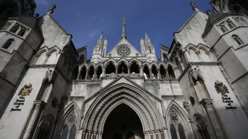 Edifício do Royal Courts of Justice, que abriga o Supremo Tribunal da Inglaterra e País de Gales, em Londres, em 3 de fevereiro de 2017. (Daniel Leal/AFP via Getty Images)
