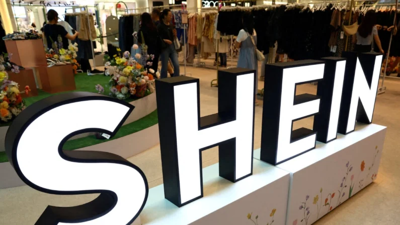 Uma loja pop-up da Shein em um shopping em Cingapura em 4 de abril de 2024. (Edgar Su/Reuters)