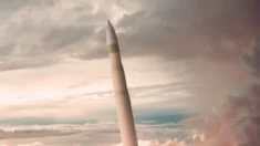 Pentágono permite que atualização do ICBM prossiga após revisão de superação de custos
