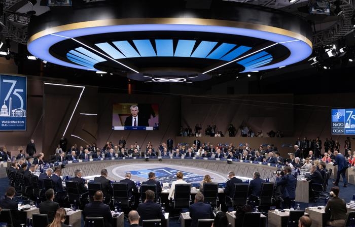 Vista geral da sala enquanto o secretário-geral da OTAN, Jens Stoltenberg, fala na reunião do Conselho do Atlântico Norte com parceiros do Indo-Pacífico durante a Cúpula da OTAN no Centro de Convenções Walter E. Washington em Washington, DC, EUA, em 11 de julho de 2024 (EFE/EPA/MICHAEL REYNOLDS)