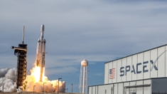 Spacex diz que satélites espalhados após explosão de missão não representam ameaça à Terra