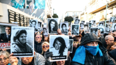Emoção e pedidos por justiça marcam ato de lembrança do atentado contra AMIA na Argentina