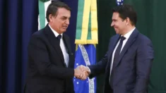 Bolsonaro e Ramagem participam juntos de ato na Barra da Tijuca