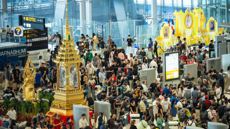 Crowds are seen forming at Suvarnabhumi Airport as a global IT outage caused by a Microsoft outage and a Crowdstrike IT problem affected users on July 19, 2024 in Bangkok, Thailand. (Photo by Mailee Osten-Tan/Getty Images)