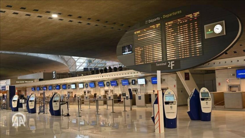 Aeroporto franco-suíço de Bâle-Mulhouse (Imagem: Reprodução redes sociais/ X via @elly_bar)