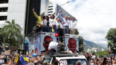 Milhares de venezuelanos se manifestam pelo segundo dia contra a fraude eleitoral