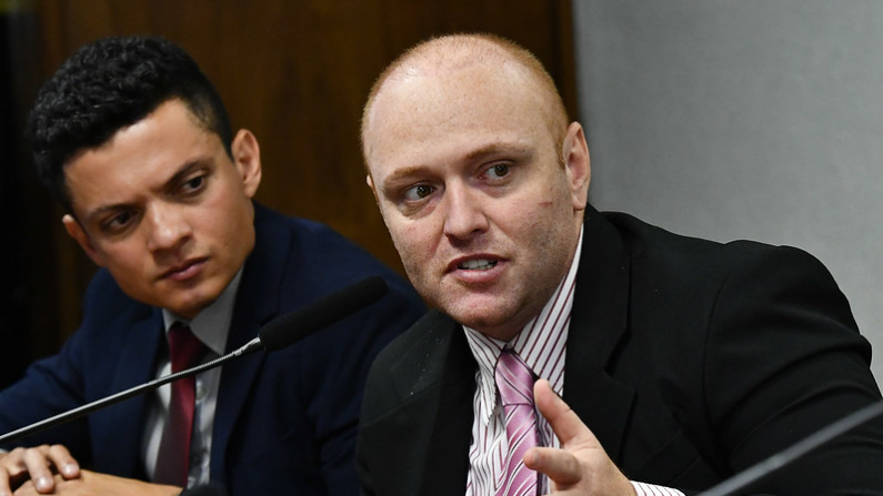 Hacker Walter Delgatti Neto durante depoimento na Comissão Parlamentar Mista de Inquérito dos Atos de 8 de Janeiro de 2023 (Foto: Geraldo Magela/Agência Senado)