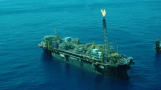 Dez empresas disputam megaleilão de 37,5 milhões de barris de petróleo da União