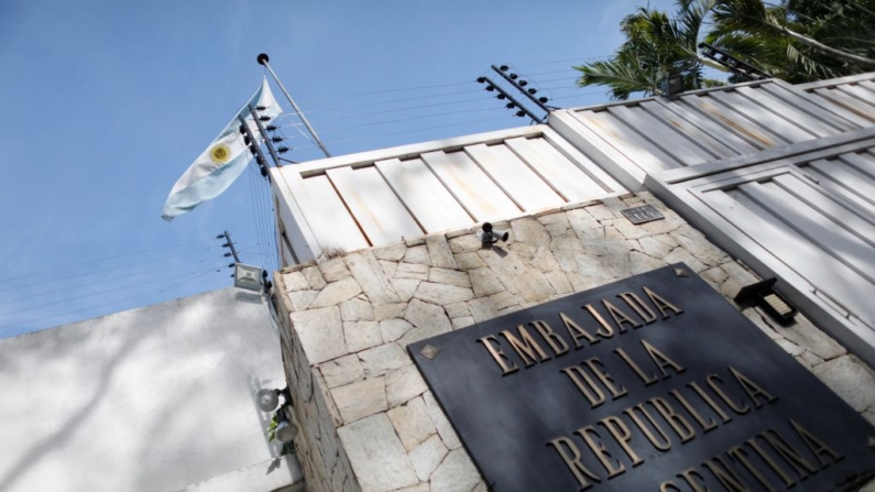 Residência da Embaixada da República da Argentina na cidade de Caracas em 16 de março de 2020 em Caracas, Venezuela (Foto de Leonardo Fernandez Viloria/Getty Images)