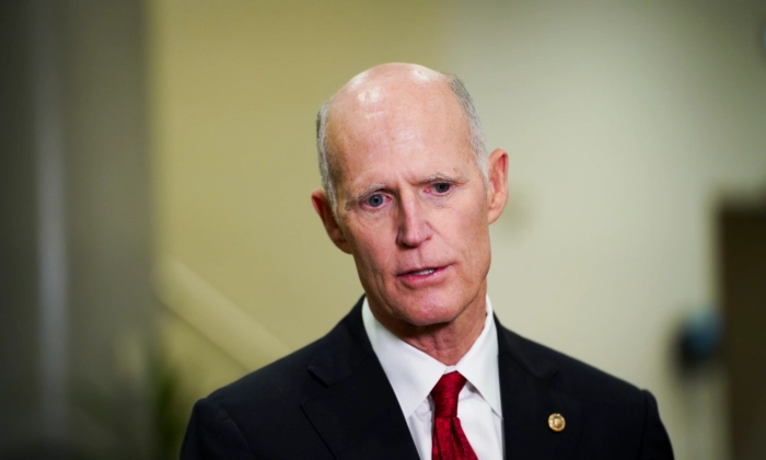 O senador Rick Scott (R-Flórida) fala durante uma coletiva de imprensa no Capitólio dos EUA, em Washington, em 11 de julho de 2023. (Madalina Vasiliu/The Epoch Times)
