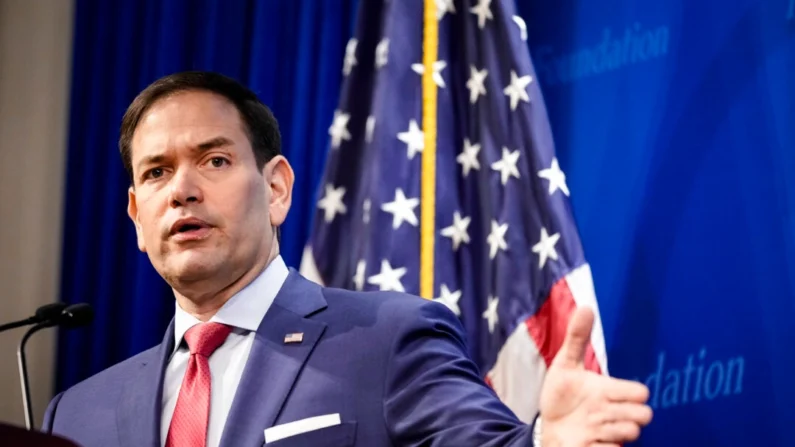 O senador Marco Rubio (R-Fla.) discursa na Heritage Foundation, em Washington, em 29 de março de 2022. (Drew Angerer/Getty Images)
