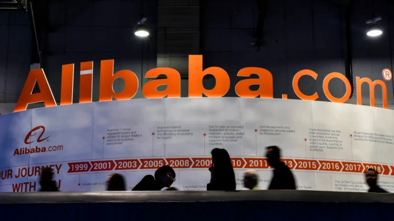 Uma exibição do Alibaba.com no Centro de Convenções de Las Vegas em 8 de janeiro de 2019. (David Becker/Getty Images)