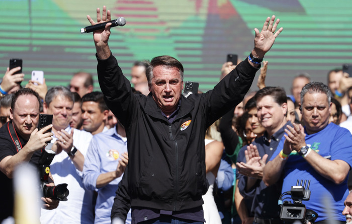 O ex-presidente brasileiro Jair Bolsonaro participa de um evento do candidato a prefeito de São Paulo, Ricardo Nunes, no sábado, na cidade de São Paulo (EFE/Sebastião Moreira)