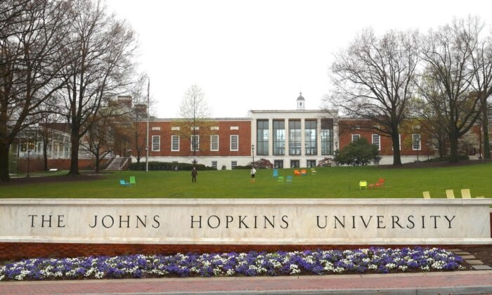 Uma visão geral da Universidade Johns Hopkins em Baltimore, Maryland, em 28 de março de 2020. (Rob Carr/Getty Images)
