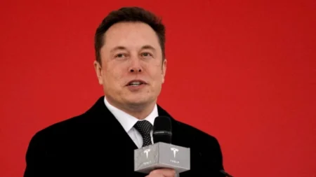 X de Elon Musk entra com ação antitruste contra anunciantes por boicote “massivo”