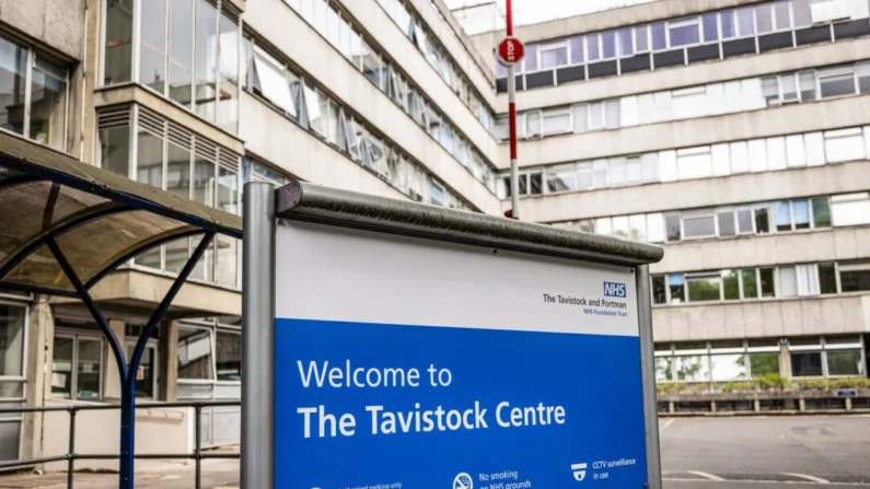 Uma visão geral do Tavistock Centre do NHS em Londres, Inglaterra, em 23 de junho de 2023. (Dan Kitwood/Getty Images)
