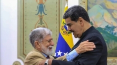 A pedido do governo, X remove postagem de Celso Amorim com Nicolás Maduro