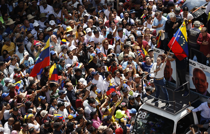 Fotografia de arquivo de 17 de agosto de 2024 mostrando a manifestação em Caracas contra o resultado oficial da eleição presidencial venezuelana (EFE/Miguel Gutiérrez)