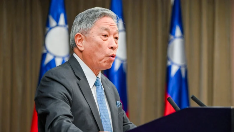 Tien Chung-kwang, vice-ministro de Relações Exteriores de Taiwan, fala durante uma coletiva de imprensa no Ministério de Relações Exteriores (MOFA) em Taipei em 15 de janeiro de 2024. Sam Yeh/AFP via Getty Images
