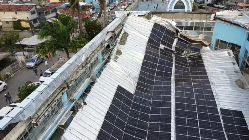 Parte do teto que desabou do Santuário de Nossa Senhora da Conceição, que desabou em Recife (Reprodução)