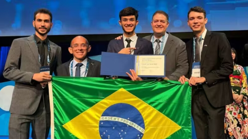 O estudante piauiense Manoel José Nunes Neto, de 16 anos, venceu o Prêmio Jovem da Água de Estocolmo 2024 (Foto: Reprodução/Governo do Piauí)