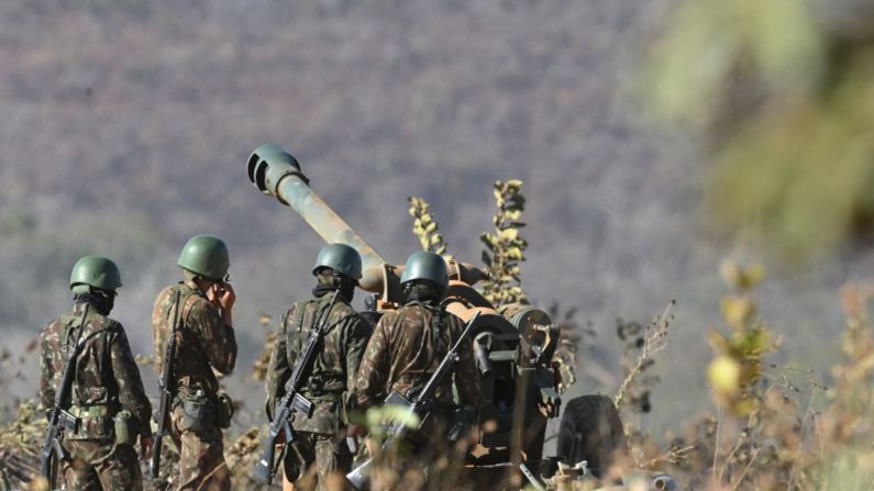 Soldados brasileiros participam de exercícios militares no Centro de Instrução de Formosa, no estado de Goiás, a 100 km de Brasília, em 16 de agosto de 2021
