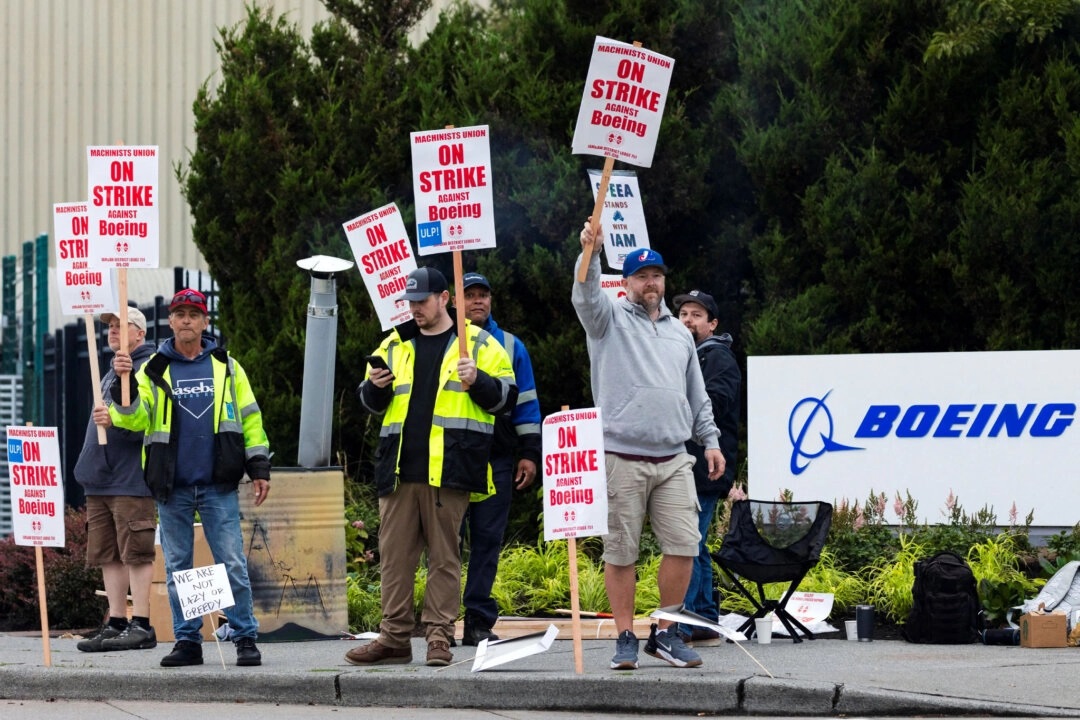 Trabalhadores da Boeing entram em greve: aqui está o que você precisa saber