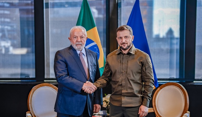 O presidente Lula e o presidente Zelensky, da Ucrânia, em reunião em Nova York — Foto: Ricardo Stuckert / Presidência do Brasil
