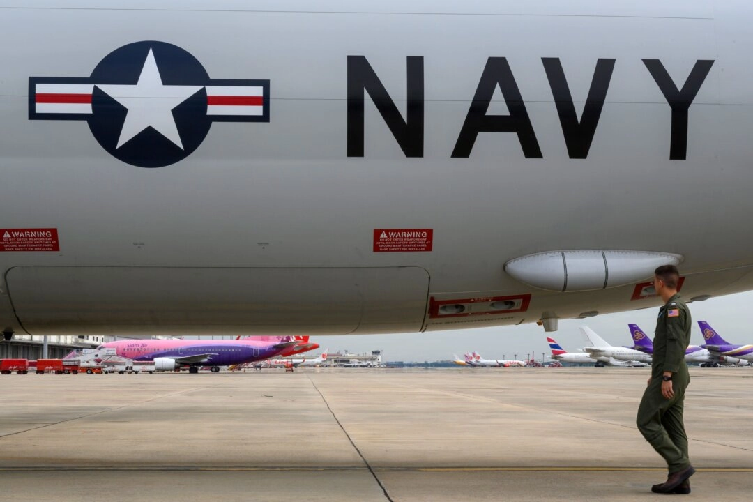 Aviões de vigilância da Marinha dos EUA transitam pelo estreito de Taiwan e são perseguidos por aviões de guerra da China