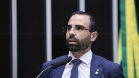 Deputado apresenta projeto de lei para liberar acesso ao X no Distrito Federal com VPN