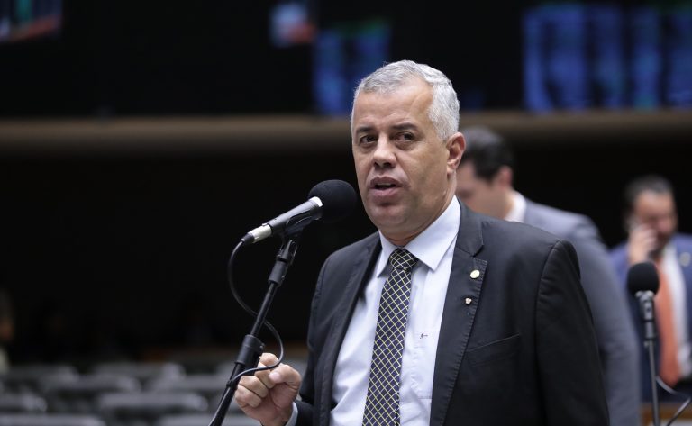 Deputado cobra explicações sobre rombo de R$ 40 bi nas contas do Governo Lula 