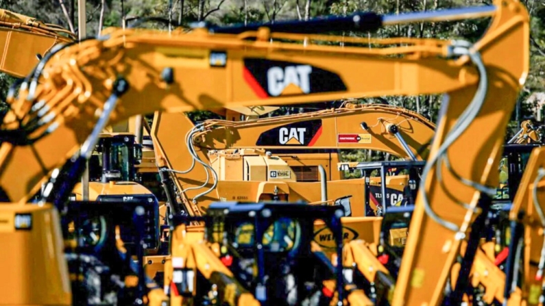 O equipamento da Caterpillar Inc. está em exposição para venda em um local de varejo em San Diego, Califórnia, em 3 de março de 2017 (Mike Blake/Reuters)