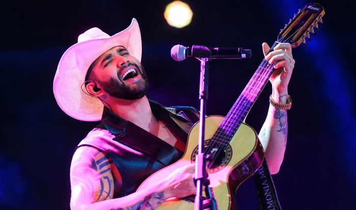 Foto de arquivo do cantor brasileiro Gusttavo Lima durante o VillaMix, o maior festival de música sertaneja, em Goiânia (Brasil). EFE/Wildes Barbosa