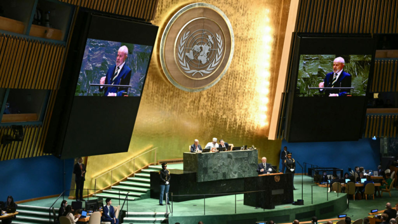 O presidente do Brasil, Luiz Inácio Lula da Silva, discursa durante a 79ª Sessão da Assembleia Geral das Nações Unidas na sede das Nações Unidas na cidade de Nova Iorque em 24 de setembro de 2024. (Foto de ANGELA WEISS / AFP) (Foto de ANGELA WEISS/AFP via Getty Images)