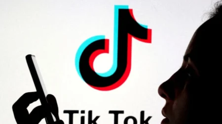 TikTok remove contas vinculadas a grupos de mídia russos