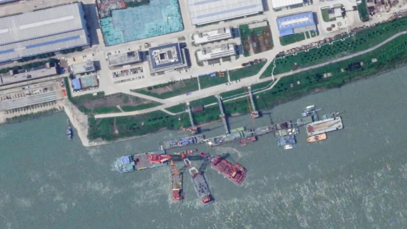 Uma imagem de satélite parece mostrar guindastes no estaleiro Wuchang em Wuhan Shi, China, em 15 de junho de 2024. Planet Labs Inc./Handout via Reuters