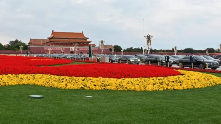 Líder do PCCh alerta sobre “mar agitado” enquanto a China comunista comemora 75º aniversário