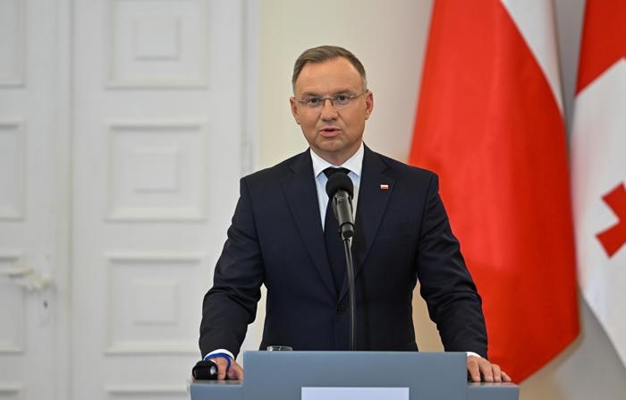 Varsóvia (Polônia), 01/10/2024 - O presidente da Geórgia, Salome Zurabishvili, fala durante uma coletiva de imprensa após uma reunião com o presidente Andrzej Duda, no Palácio Presidencial em Varsóvia, Polônia, em 01 de outubro de 2024 (EFE/EPA/Radek Pietruszka)