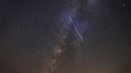 A chuva de meteoros Draconídeos cairá na Terra em outubro 