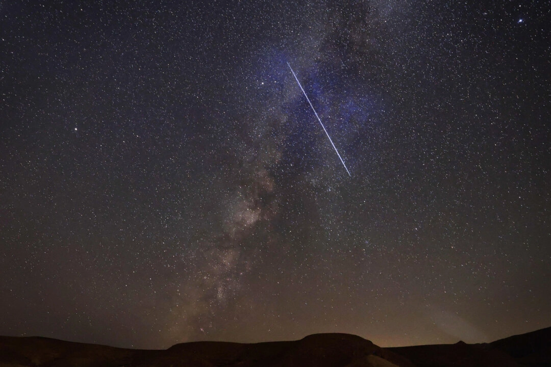 A chuva de meteoros Draconídeos cairá na Terra em outubro 