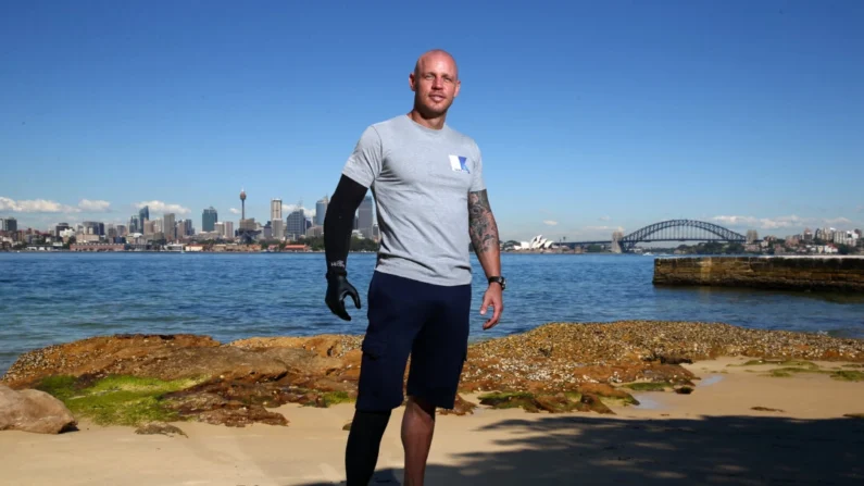 Paul de Gelder posa no porto de Sydney, em Sydney, Austrália, em 13 de novembro de 2013 (Cameron Spencer/Getty Images)